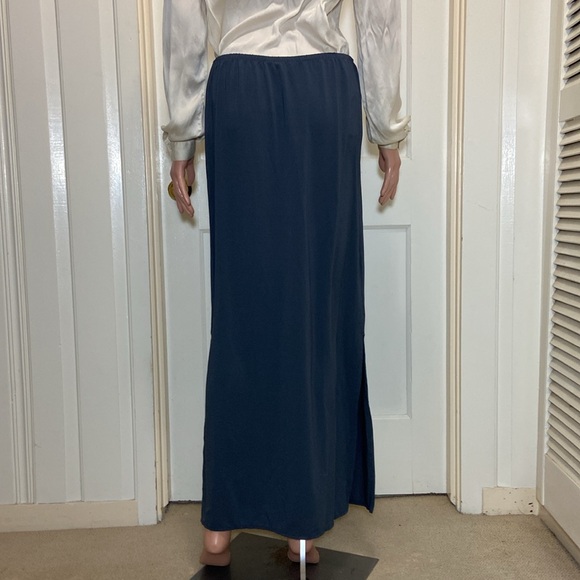 Banana Republic Charcoal Maxi Skirt - Picture 5 of 12